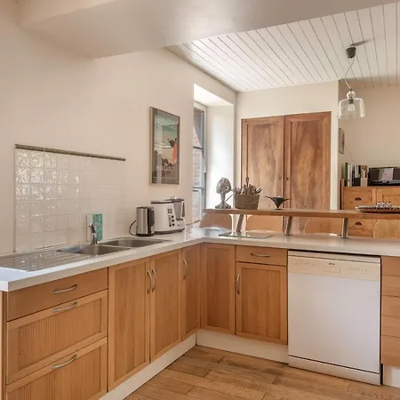 Familiale Pour 11 Personnes A 300m De La