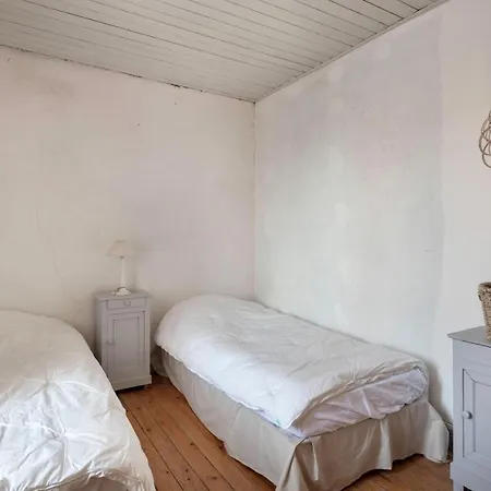 Familiale Pour 11 Personnes A 300m De La Préfailles