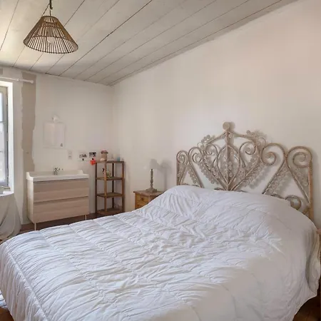 Familiale Pour 11 Personnes A 300m De La