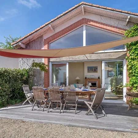 Familiale Pour 11 Personnes A 300m De La Préfailles