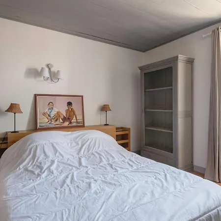 Familiale Pour 11 Personnes A 300m De La *