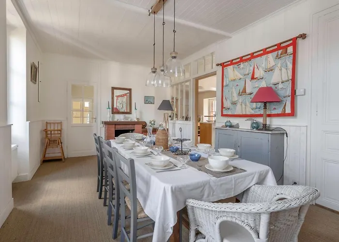 Familiale Pour 11 Personnes A 300m De La * Préfailles