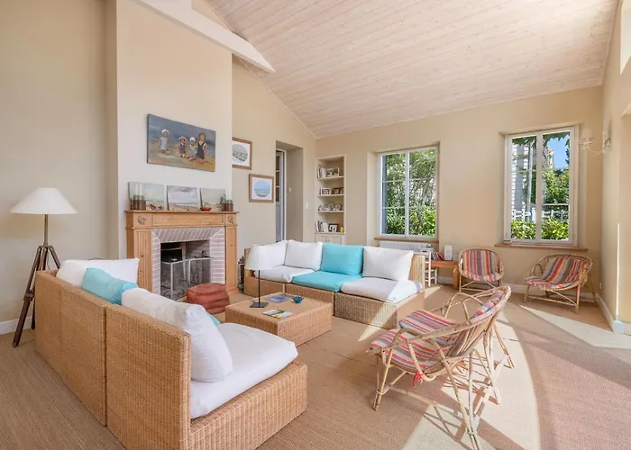 Familiale Pour 11 Personnes A 300m De La * Préfailles