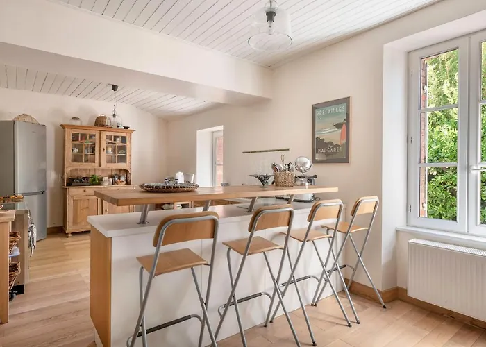 Familiale Pour 11 Personnes A 300m De La *