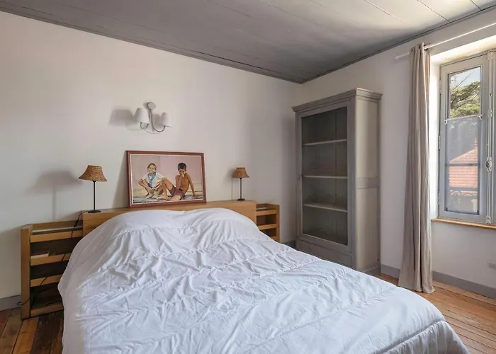 Familiale Pour 11 Personnes A 300m De La *