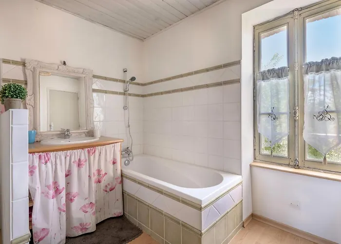 Familiale Pour 11 Personnes A 300m De La