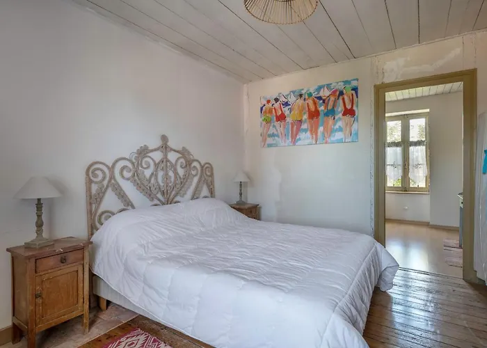 Familiale Pour 11 Personnes A 300m De La *